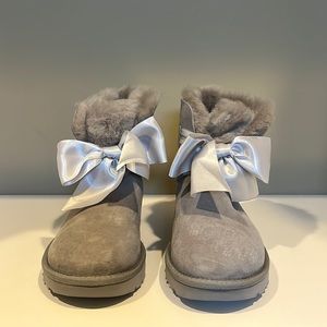 Never worn Grey Ugg boots
